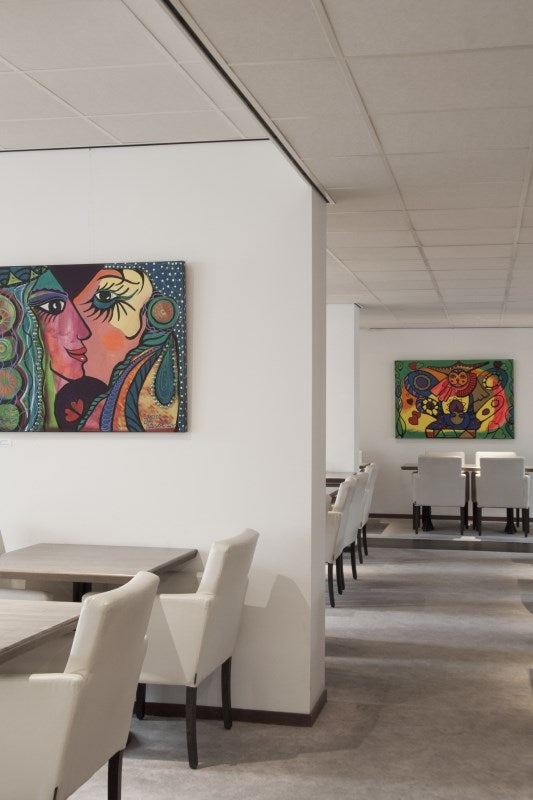 STAS u-railで美しい展示を実現